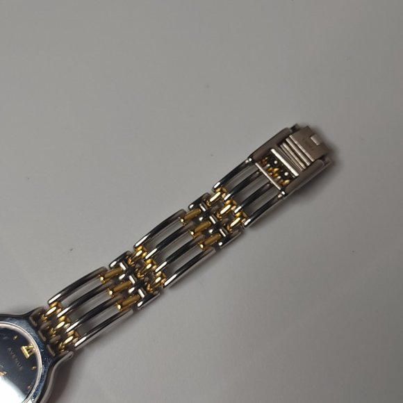 Silver Tone And Black Avenue Metal Watch - Picture 4 of 13